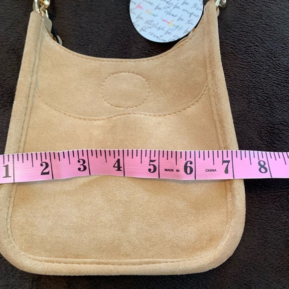 AH.DORNED New York tan/camel crossbody snap close smaller bag NWT - Picture 7 of 12